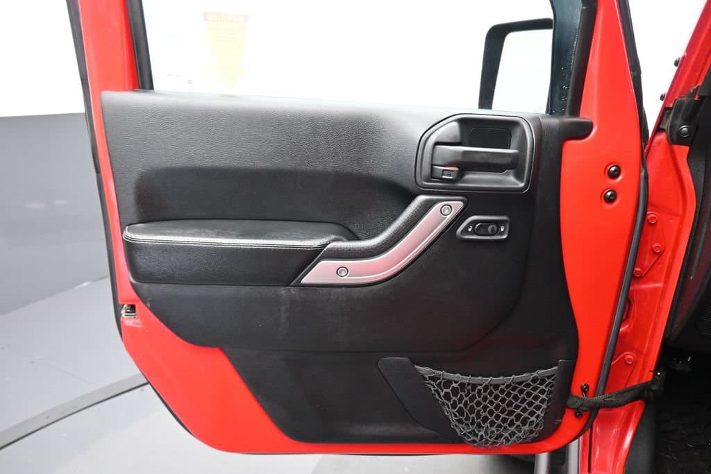 2016 Jeep Wrangler Unlimited Rubicon, photo 9 of 54