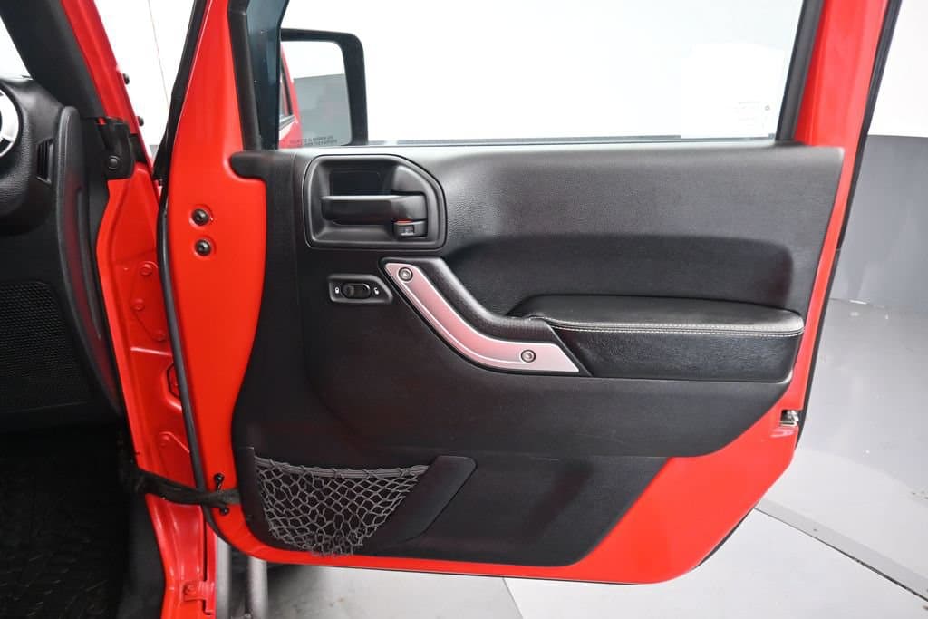 2016 Jeep Wrangler Unlimited Rubicon, photo 33 of 54
