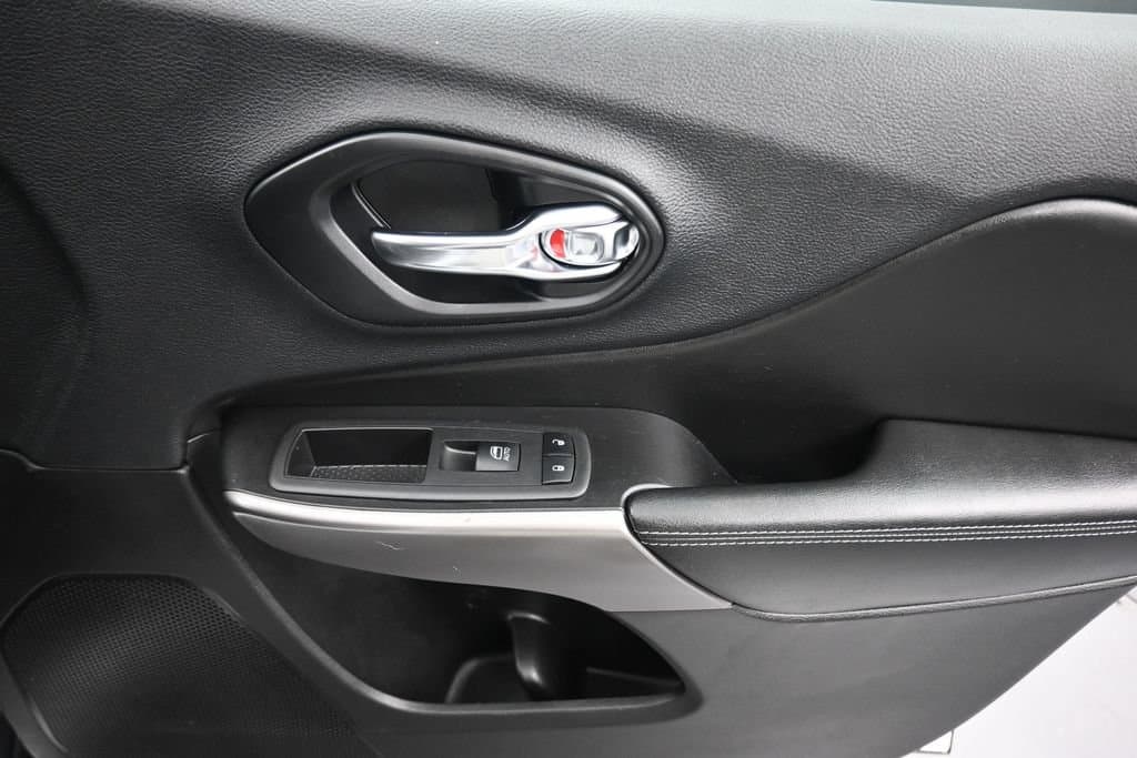 2019 Jeep Cherokee Latitude Plus, photo 41 of 60