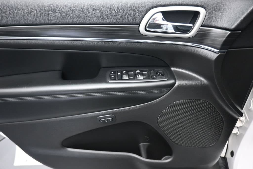 2020 Jeep Grand Cherokee Limited, photo 10 of 61