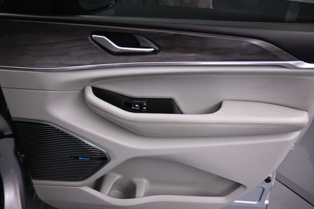 2021 Jeep Grand Cherokee L Overland, photo 58 of 79