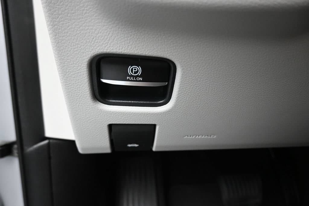 2021 Jeep Grand Cherokee L Overland, photo 34 of 79