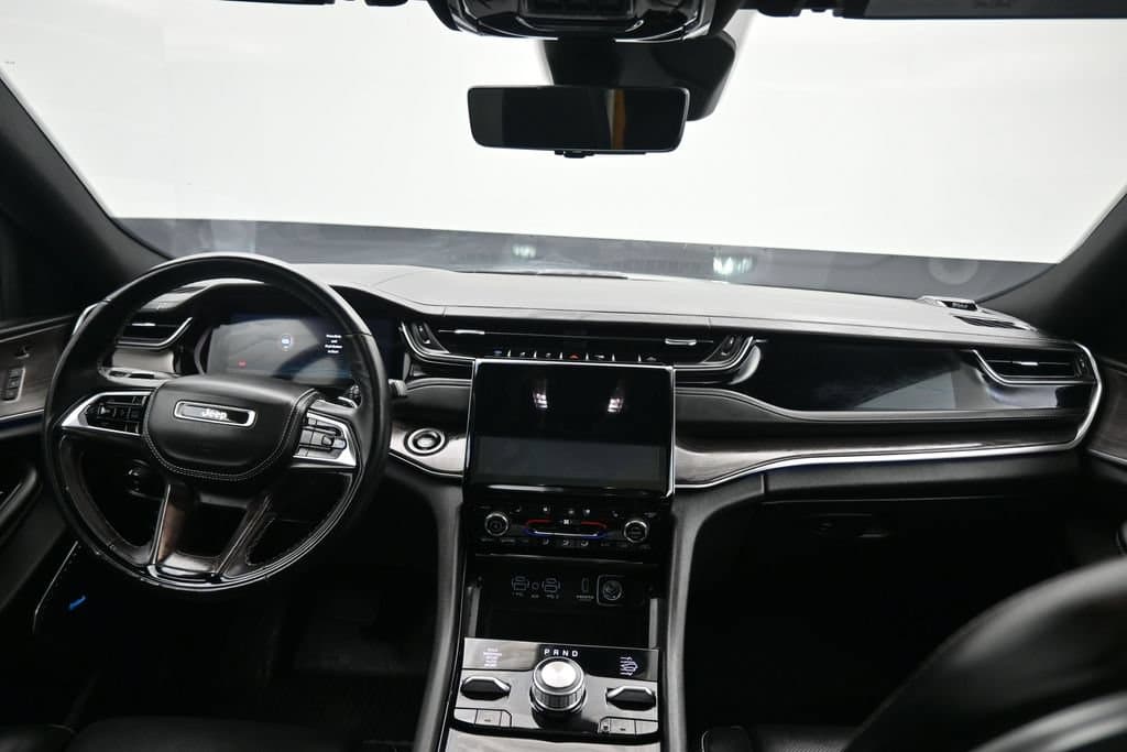 2023 Jeep Grand Cherokee Overland 4xe, photo 48 of 71