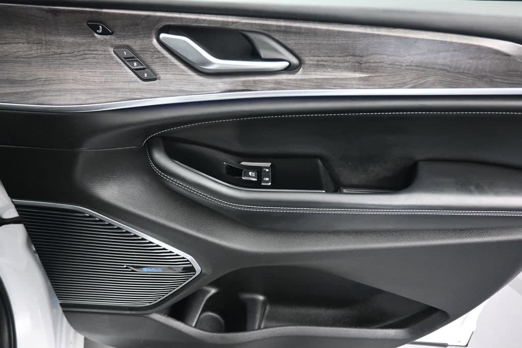 2023 Jeep Grand Cherokee Overland 4xe, photo 51 of 71