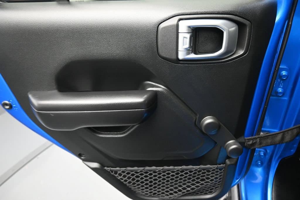 2021 Jeep Gladiator Sport, photo 27 of 61