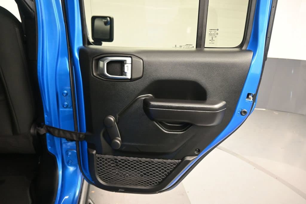 2021 Jeep Gladiator Sport, photo 30 of 61