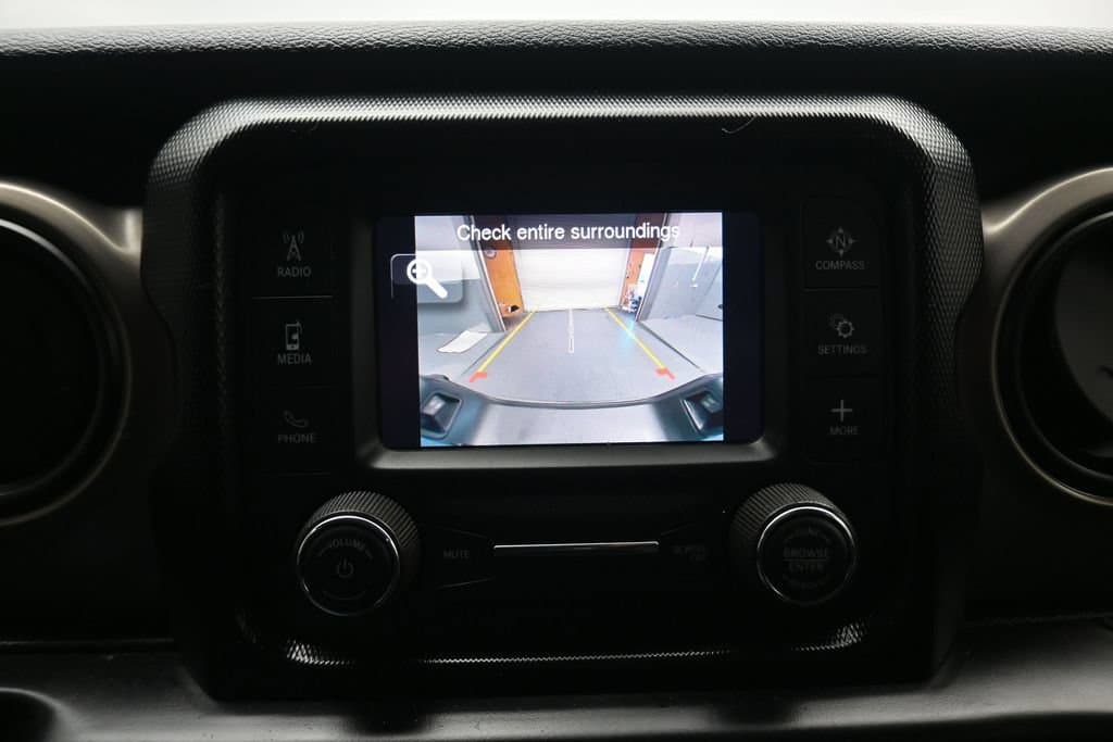 2021 Jeep Gladiator Sport, photo 17 of 61