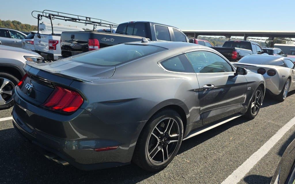 2021 Ford Mustang GT Premium, photo 2 of 10