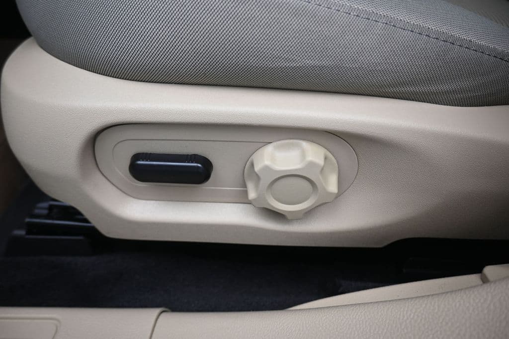 2018 Ford Taurus SEL, photo 12 of 55
