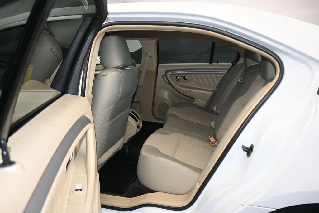 2018 Ford Taurus SEL, photo 29 of 55