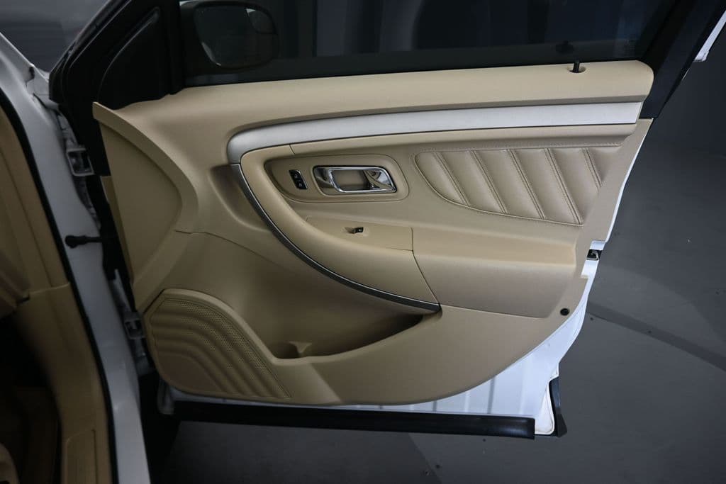 2018 Ford Taurus SEL, photo 36 of 55