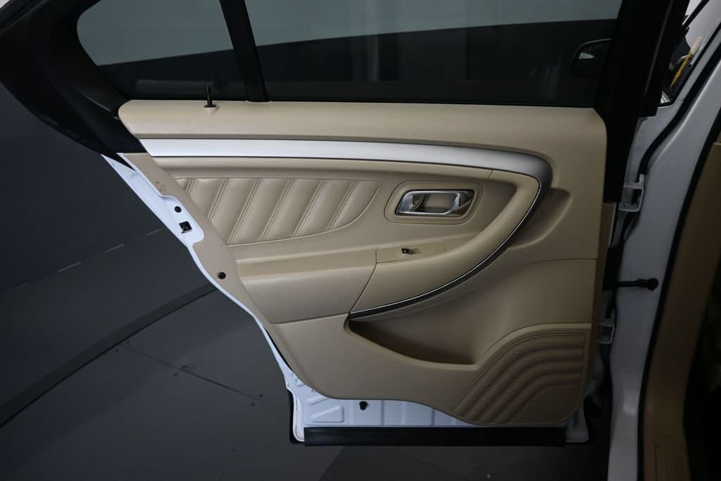 2018 Ford Taurus SEL, photo 27 of 55