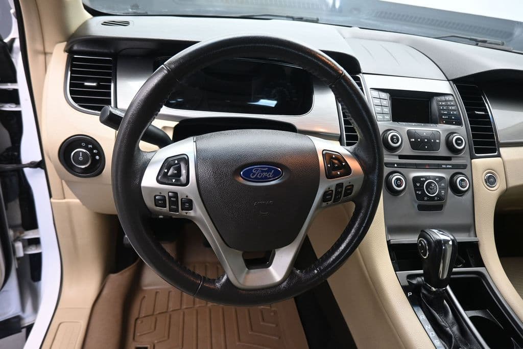 2018 Ford Taurus SEL, photo 14 of 55