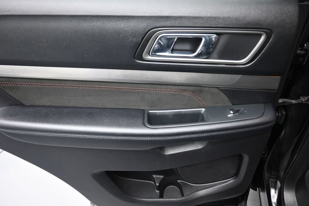 2018 Ford Explorer XLT, photo 32 of 69