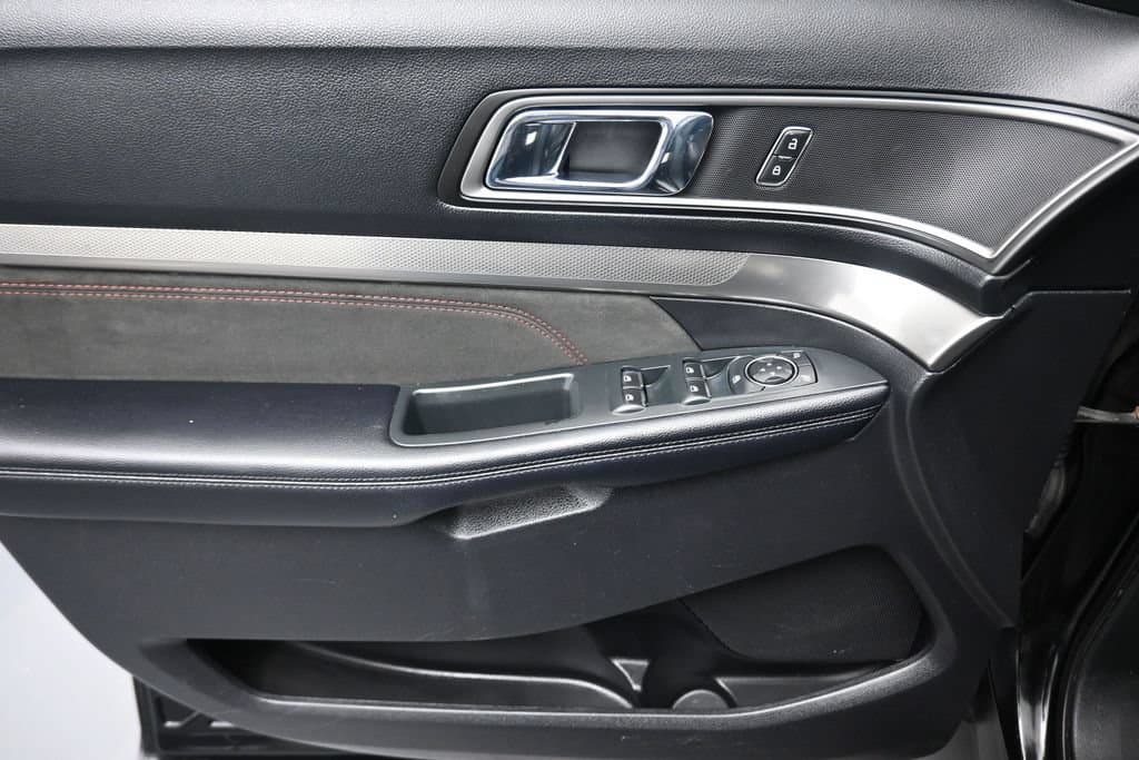 2018 Ford Explorer XLT, photo 10 of 69