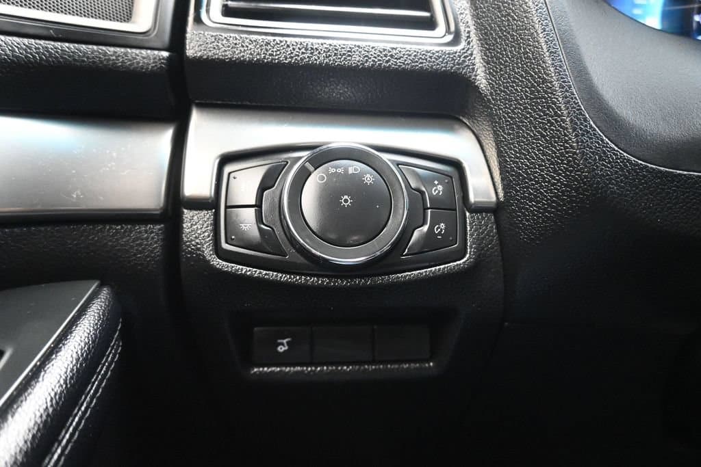 2018 Ford Explorer XLT, photo 28 of 69