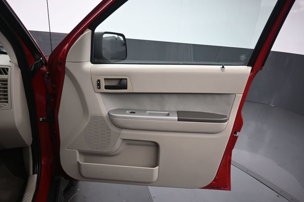 2010 Ford Escape XLT, photo 34 of 52