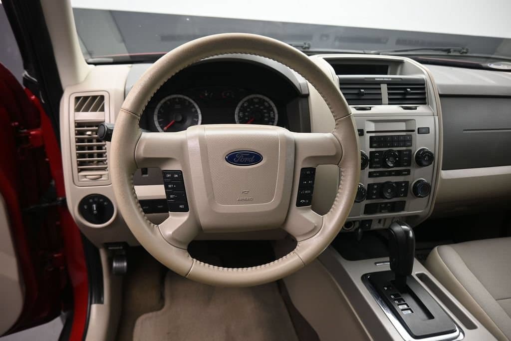 2010 Ford Escape XLT, photo 14 of 52