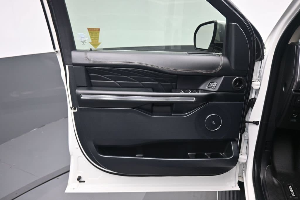2021 Ford Expedition Max Platinum, photo 9 of 82