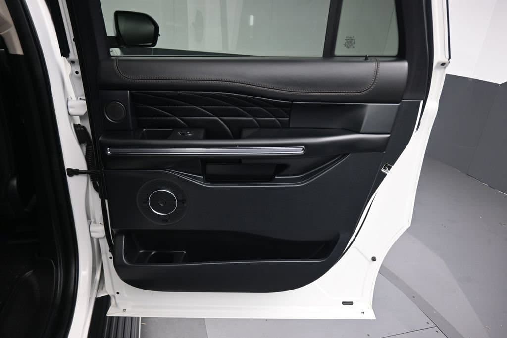 2021 Ford Expedition Max Platinum, photo 47 of 82