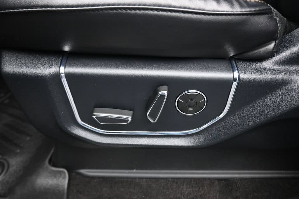 2021 Ford Expedition Max Platinum, photo 13 of 82