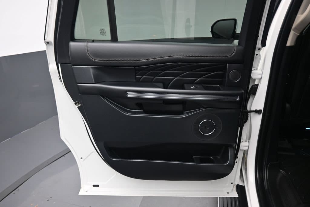 2021 Ford Expedition Max Platinum, photo 35 of 82