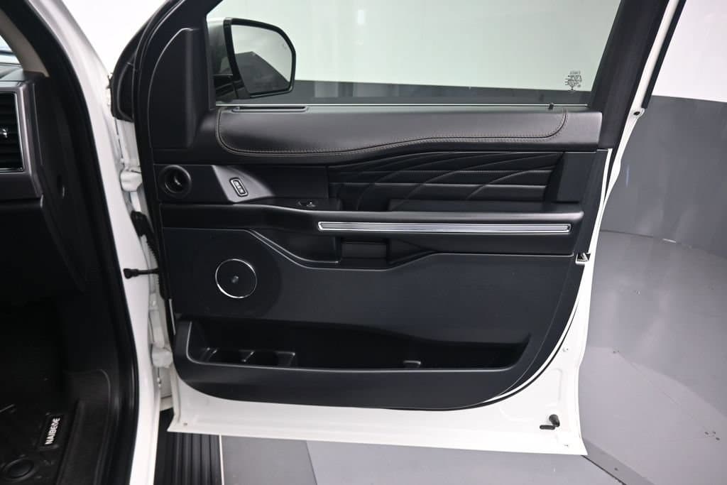 2021 Ford Expedition Max Platinum, photo 56 of 82