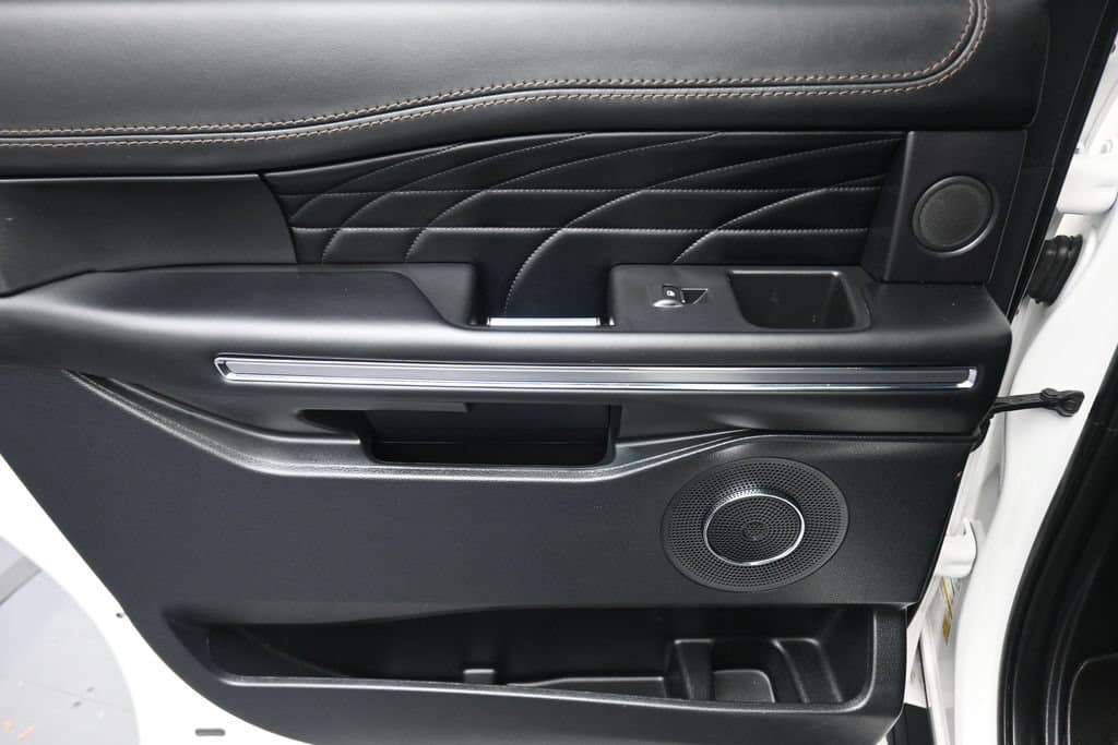 2021 Ford Expedition Max Platinum, photo 36 of 82