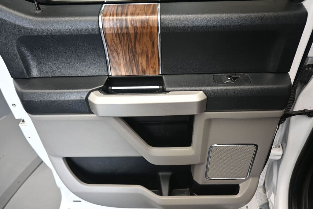 2018 Ford F-150 Lariat, photo 33 of 62