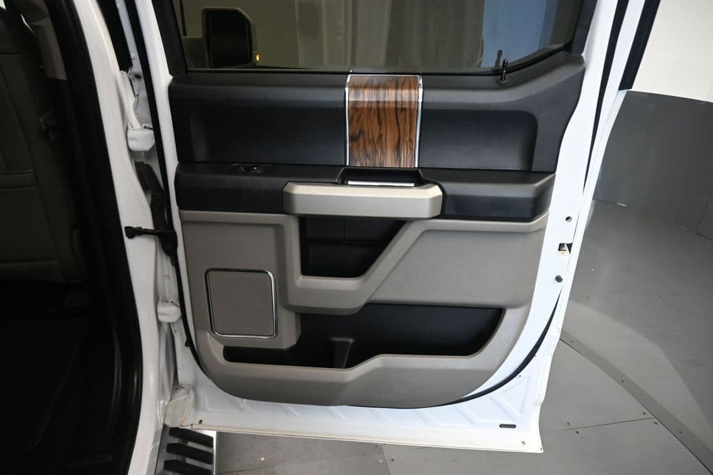 2018 Ford F-150 Lariat, photo 38 of 62