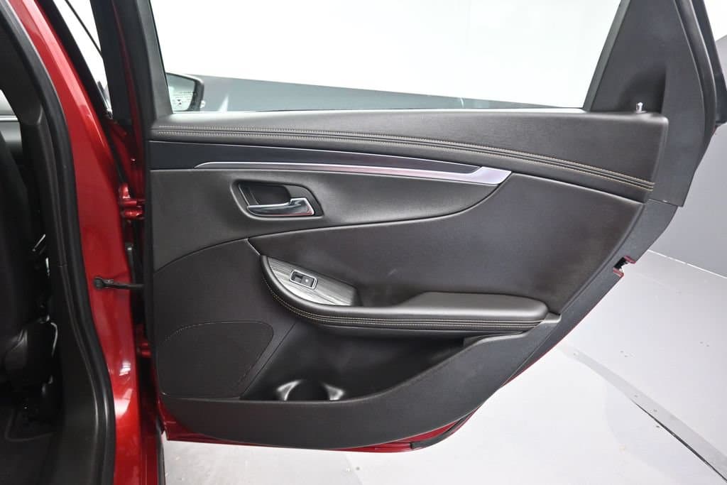 2019 Chevrolet Impala LT, photo 33 of 56