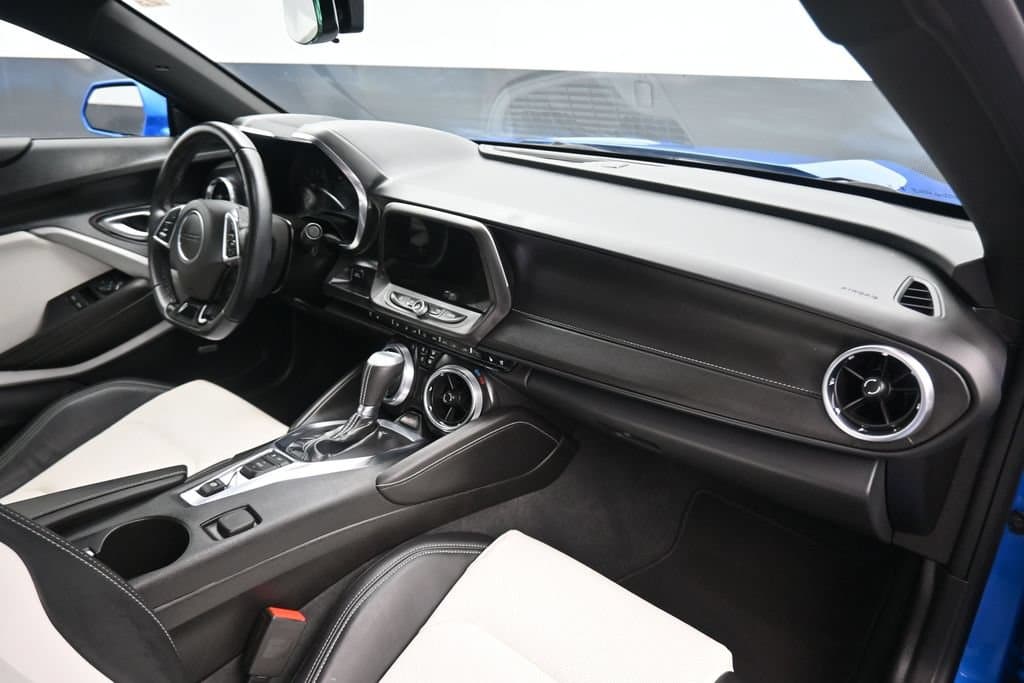 2024 Chevrolet Camaro 2LT, photo 40 of 54