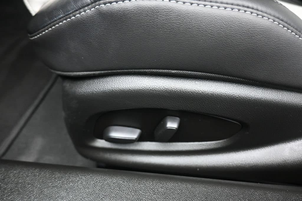 2024 Chevrolet Camaro 2LT, photo 14 of 54