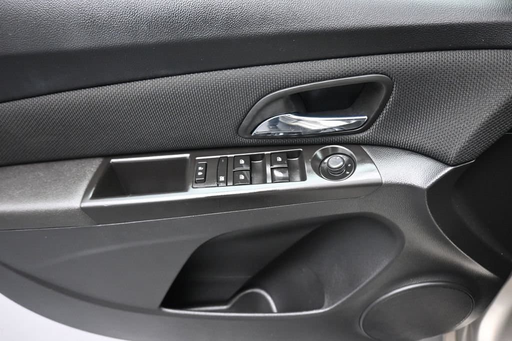 2016 Chevrolet Cruze Limited 1LT, photo 10 of 55