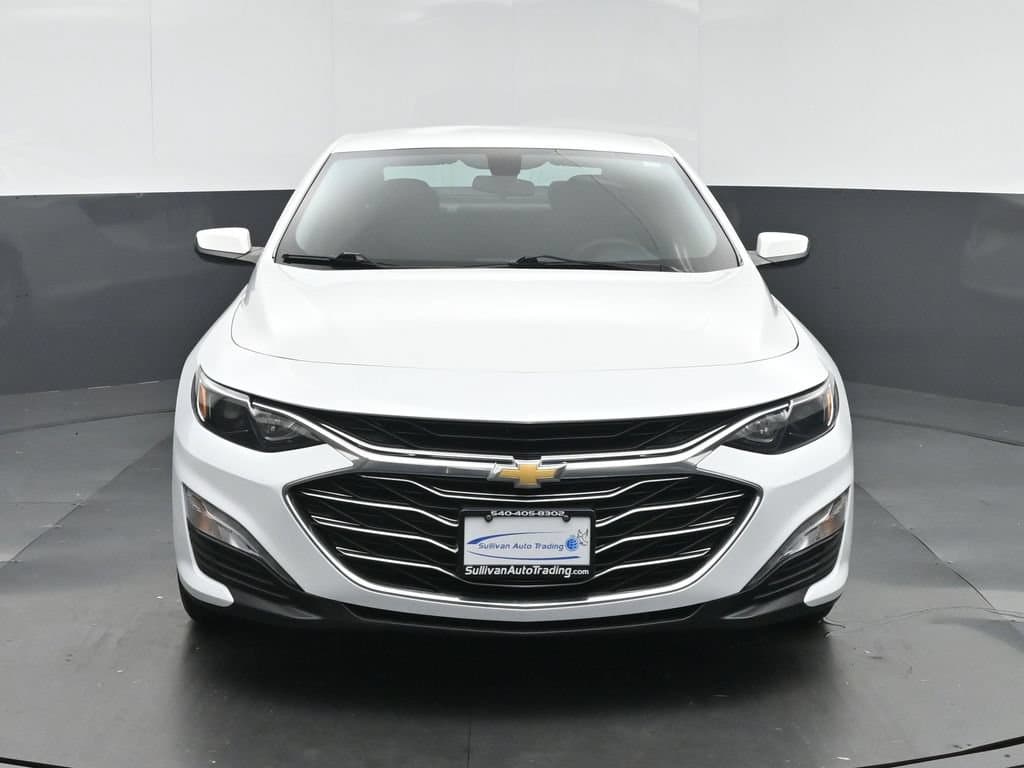 2021 Chevrolet Malibu LT, photo 2 of 54