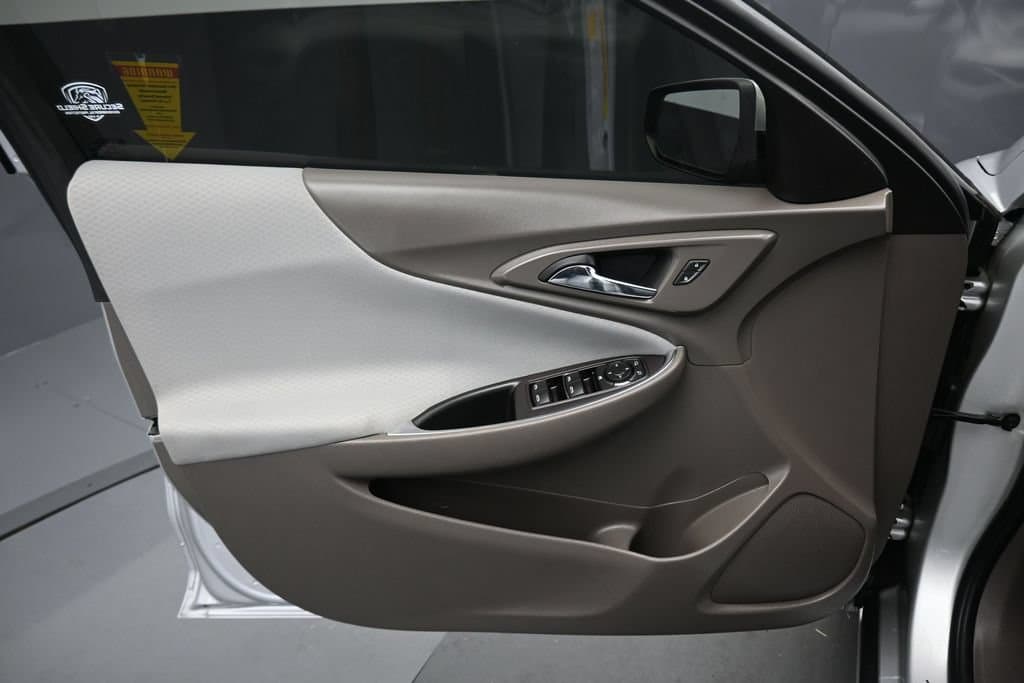 2022 Chevrolet Malibu LT, photo 9 of 57