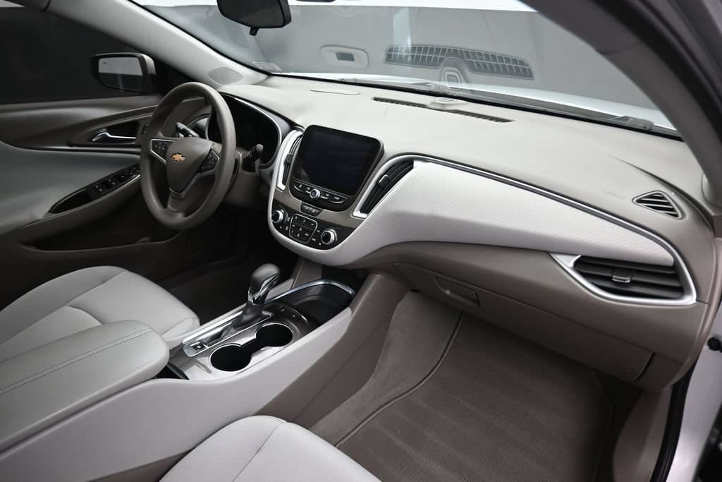 2022 Chevrolet Malibu LT, photo 40 of 57
