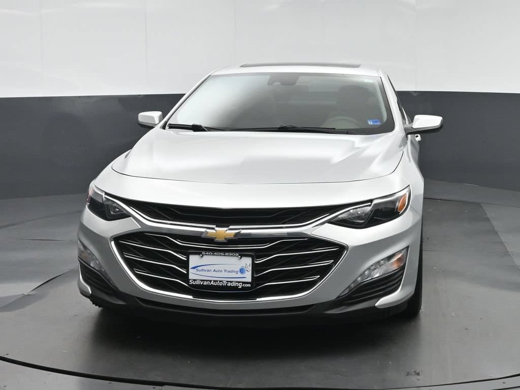 2022 Chevrolet Malibu LT, photo 2 of 57
