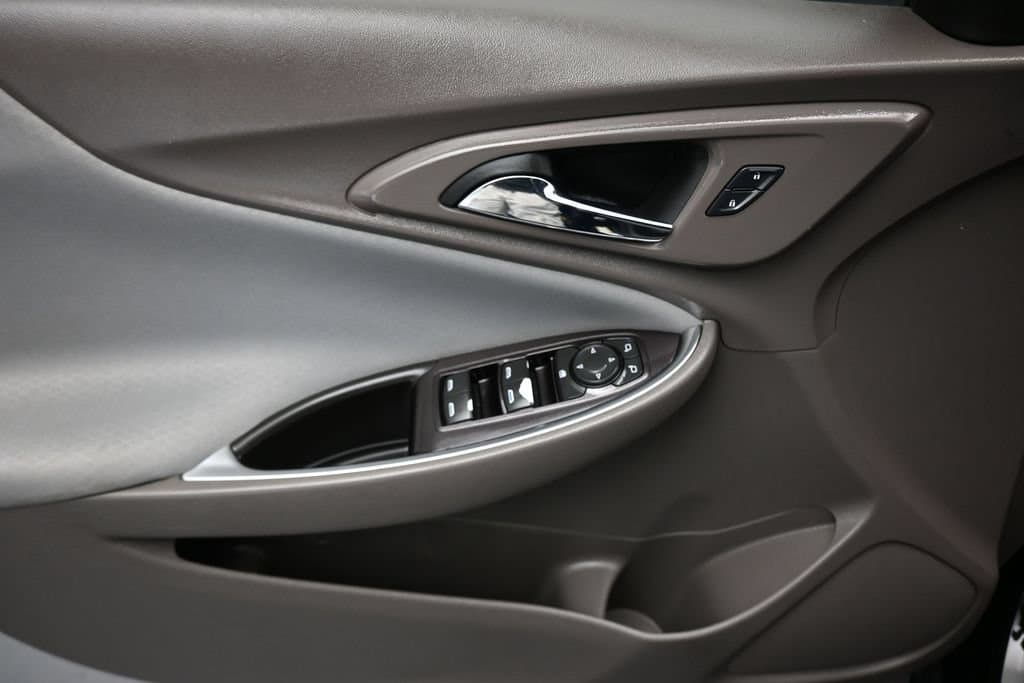 2017 Chevrolet Malibu LT 1LT, photo 10 of 57