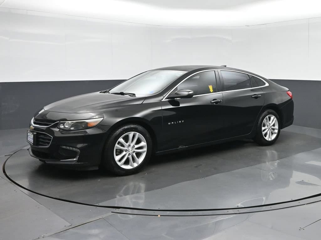 2017 Chevrolet Malibu LT 1LT, photo 3 of 57