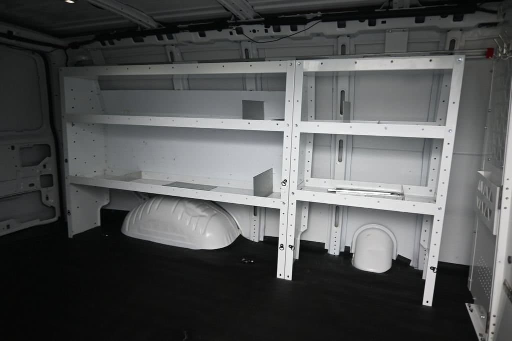 2025 Chevrolet Express 2500 Work Van Cargo, photo 32 of 55