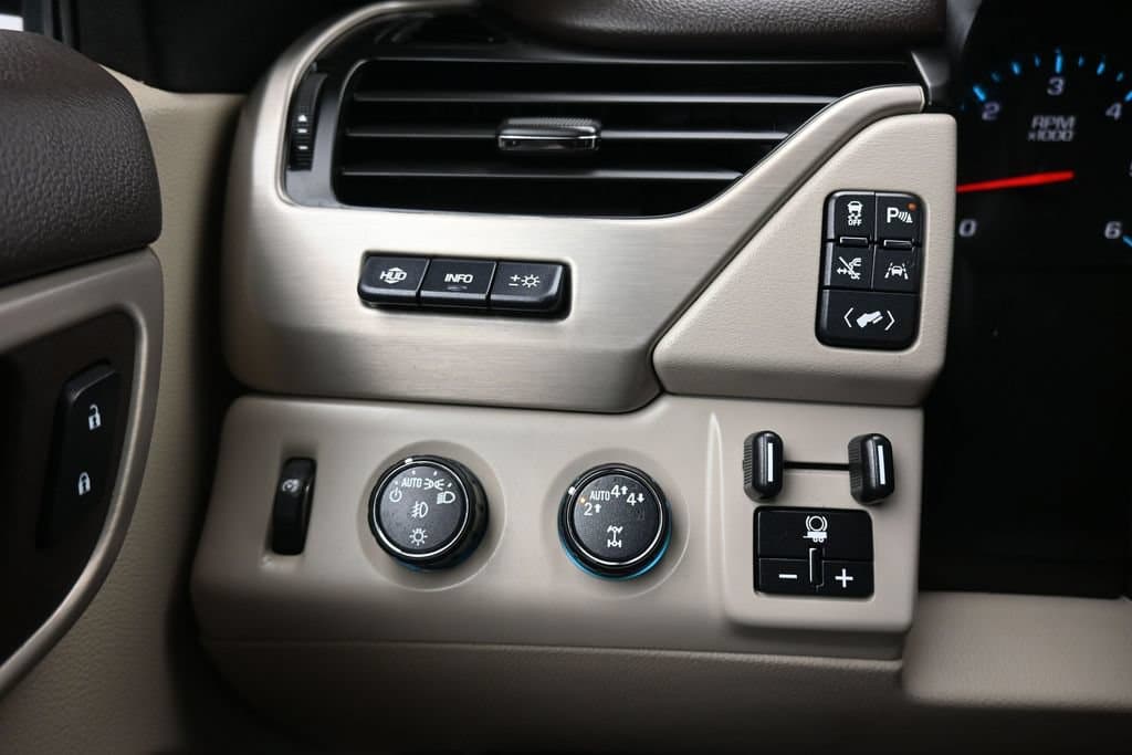 2018 GMC Yukon Denali, photo 29 of 73
