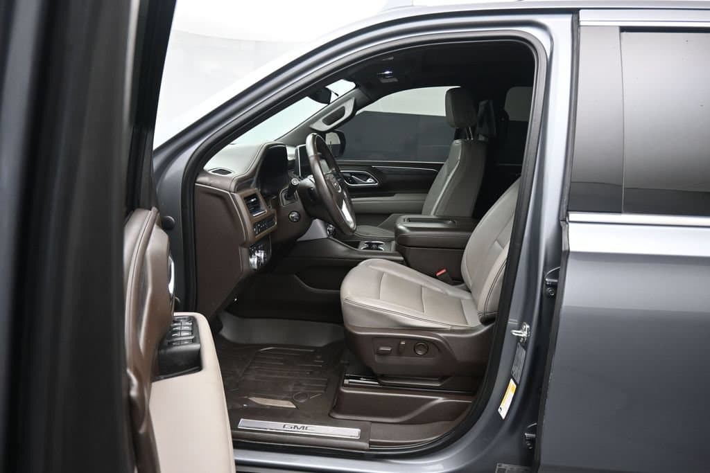 2021 GMC Yukon XL SLT, photo 12 of 83