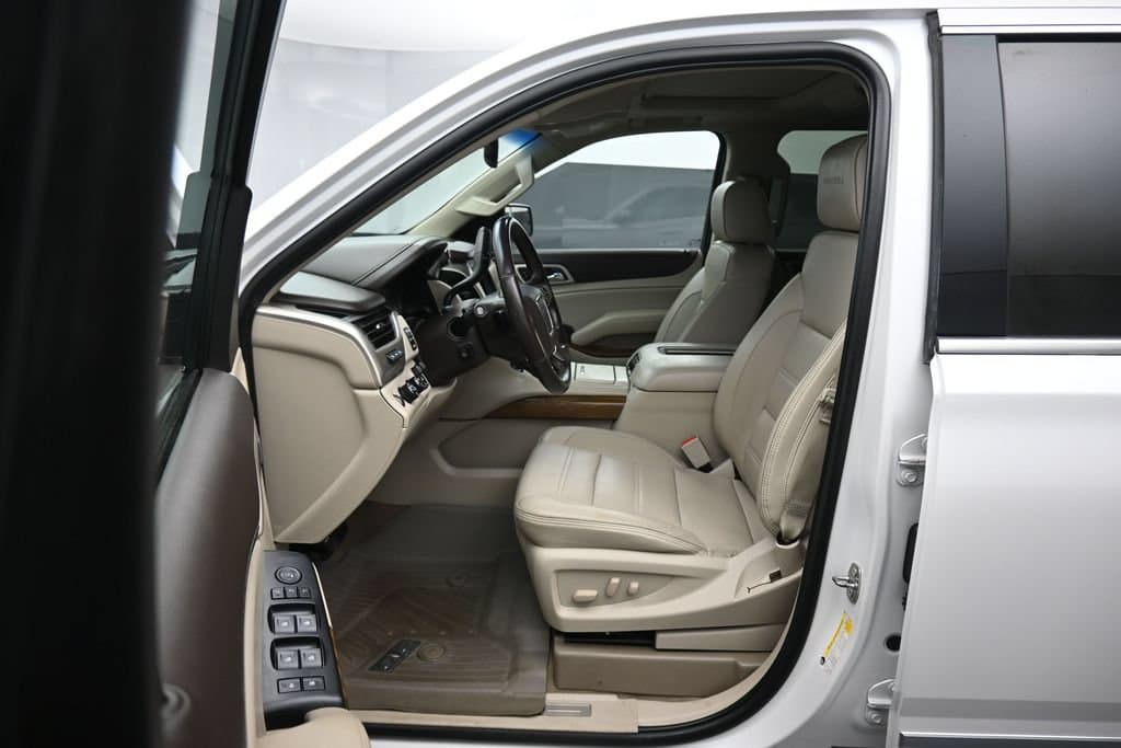 2019 GMC Yukon XL Denali, photo 12 of 74