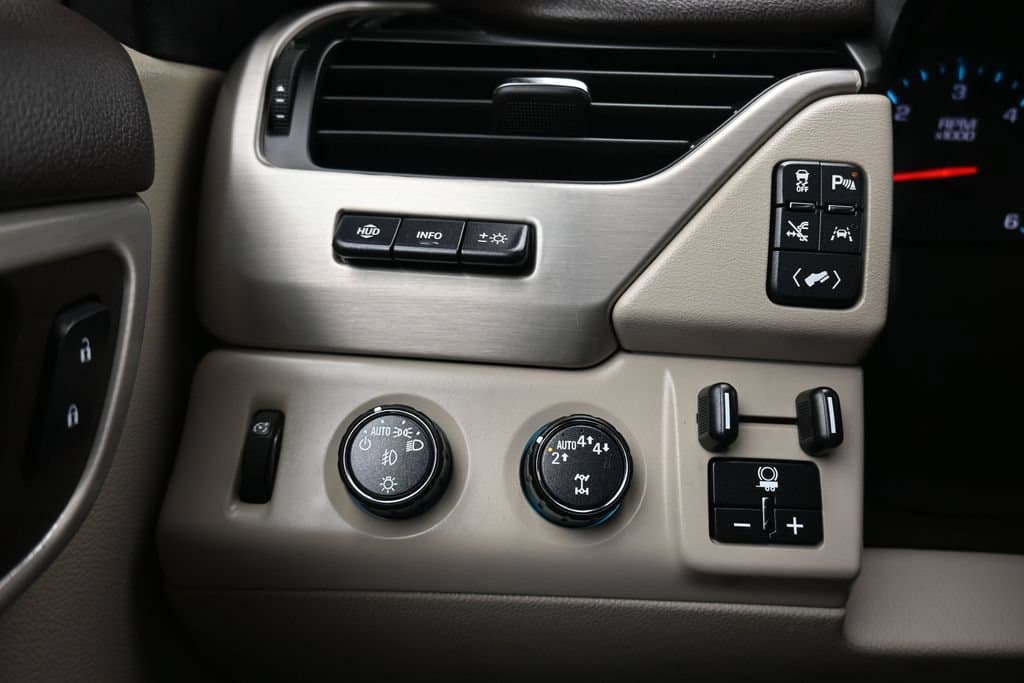 2019 GMC Yukon XL Denali, photo 28 of 74