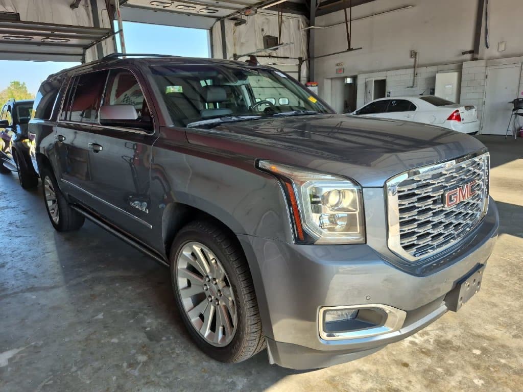 2019 GMC Yukon XL Denali, photo 1 of 8