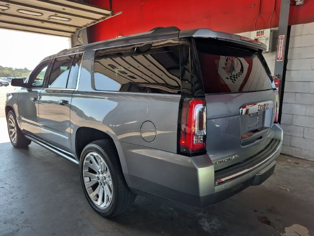 2019 GMC Yukon XL Denali, photo 4 of 8