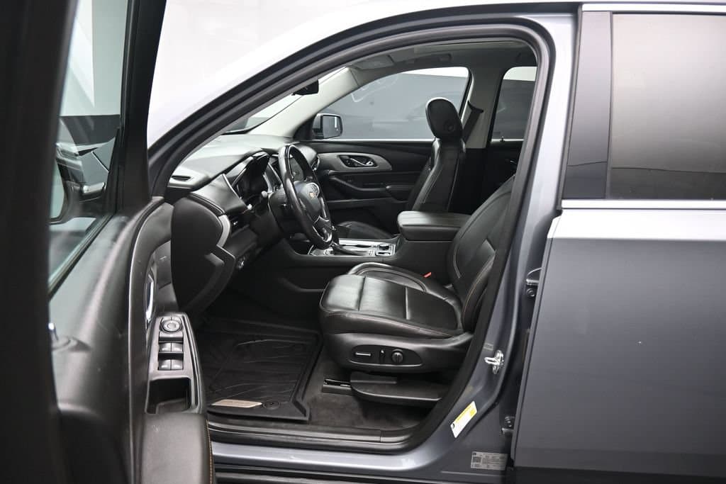 2020 Chevrolet Traverse 3LT, photo 13 of 75