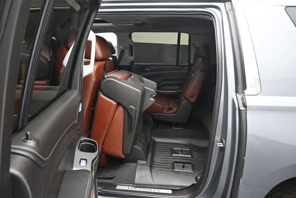 2019 Chevrolet Suburban Premier, photo 35 of 72
