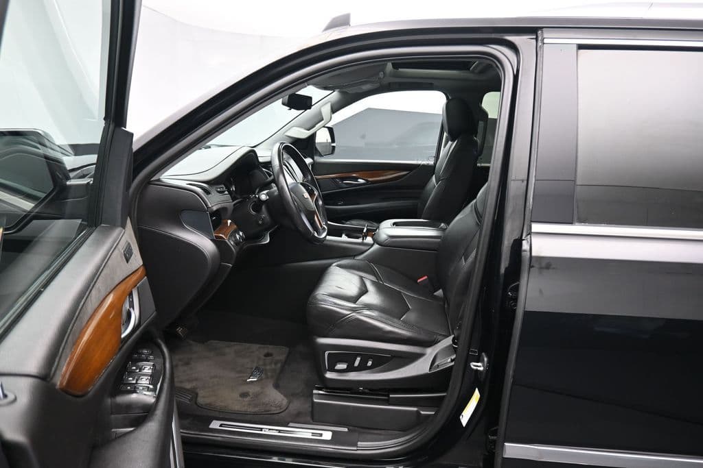 2020 Cadillac Escalade Luxury, photo 12 of 74